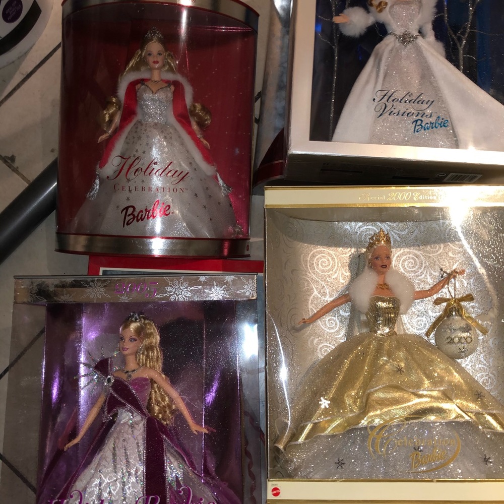 Holiday barbies - Picture 5 of 5